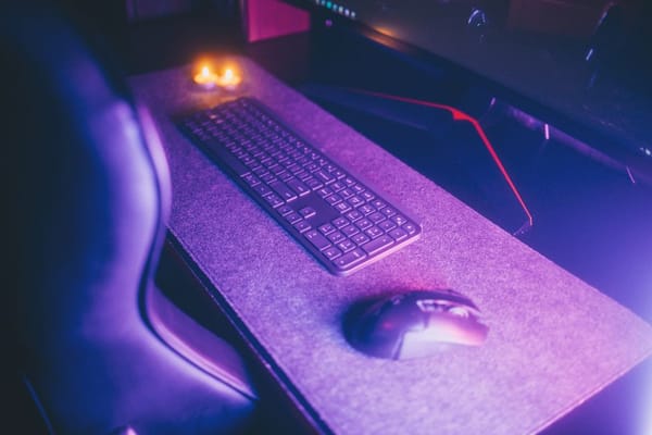 USB Hub or Docking Station: Which One Your Setup Needs